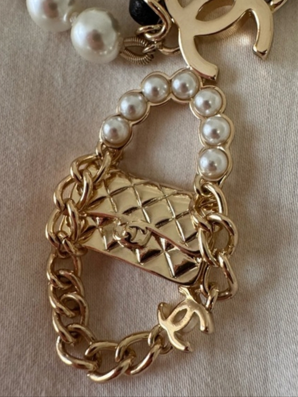 Chanel Gold Chain and Pearl Pendant Necklace - Black & White - Picture 2 of 5